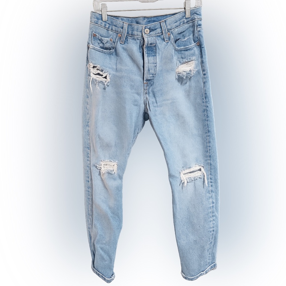 VTG Women's Levi's 501 Light Blue Distressed Relaxed Jeans